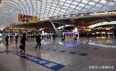 火车站“摔手机”骗局骗局 经常出行的人要注意了