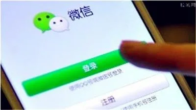 女大学生火车站遇搭讪借现金， 用虚假转账骗走2200元