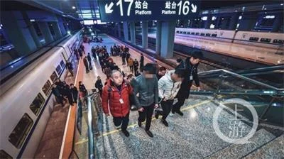 假冒“白富美”进行“荐股”诈骗，涉案金额达200余万