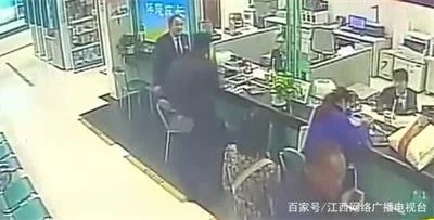 六旬老人被“洗脑”后自称经理，执意要向“总裁”汇款