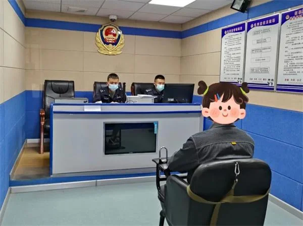 同学谎称认识省卫健委员主任能办药师资格证，结果被骗1.2万