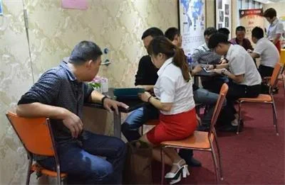 网上曝光了许多古董拍卖骗局，为什么还是有人上当？