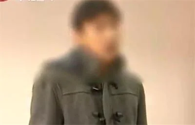 “高官子弟”对漂亮空姐骗财骗色，同时交往3个女友