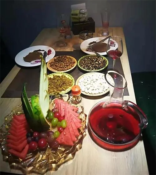石家庄一餐厅通过58同城等招聘酒托，再用陌陌等约男性消费
