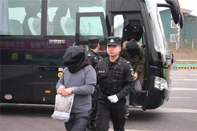 团伙冒充李鸿章之孙以“民族资产解冻”为由诈骗1160万元