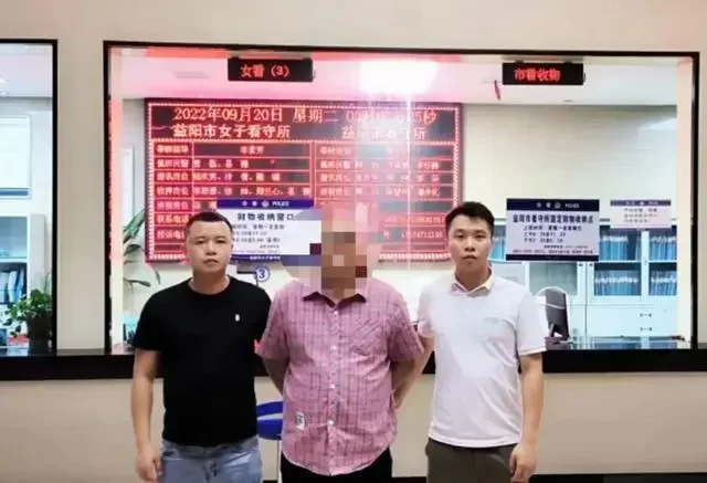 男子声称可以“代办入学”诈骗多名家长24万余元，最终到公安机关自首