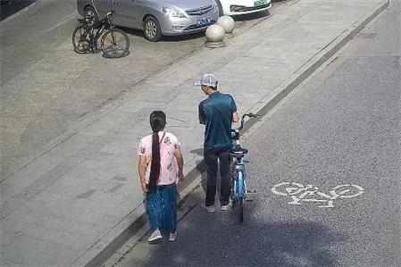 老掉牙的“丢物捡物”诈骗手法重出江湖，大妈戒指被骗走