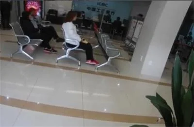 女子网上结识自称是“公检法部门”的好友被骗63000元