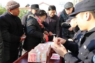 仪征警方破获保健品诈骗案，退还53名老人44万元养老钱