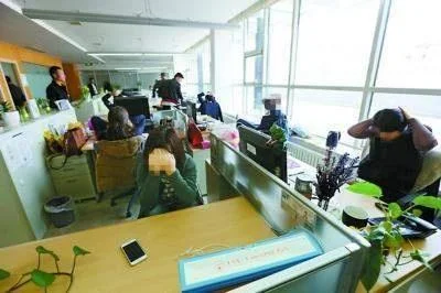 谎称患癌诱骗疗购买昂贵“药品”，涉案金额近10亿元