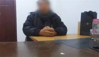 重庆男子一月碰瓷11起赚万元，争气儿子考上清华大学