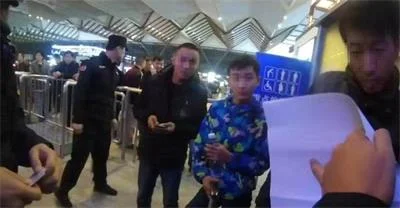 中年人持“00后”车票进站 一查竟是网上通缉诈骗犯