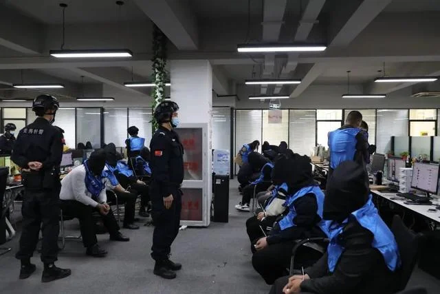 “白富美股票分析师”专门诈骗外籍投资人，新型“杀洋盘”诈骗上亿元